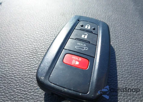 2023 Toyota Rav4 Xle z USA, uszkodzony, nr VIN 2T3W1RFV4PW266755